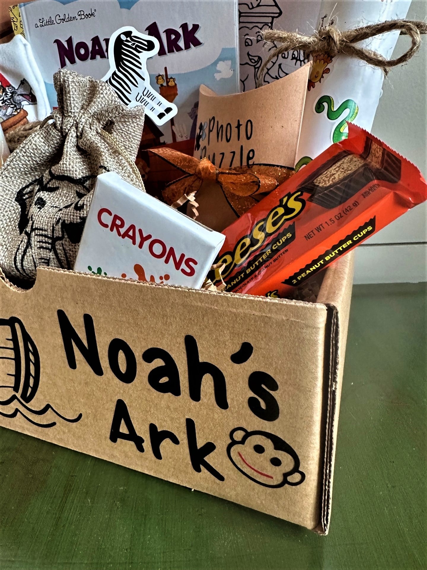 Gift Box-  Bible Story For Children-  Noah's Ark-  October